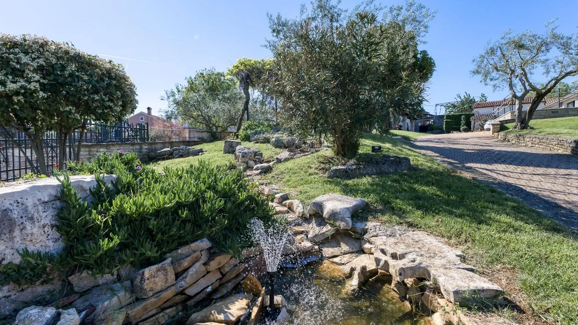 Villa Luna In Selina